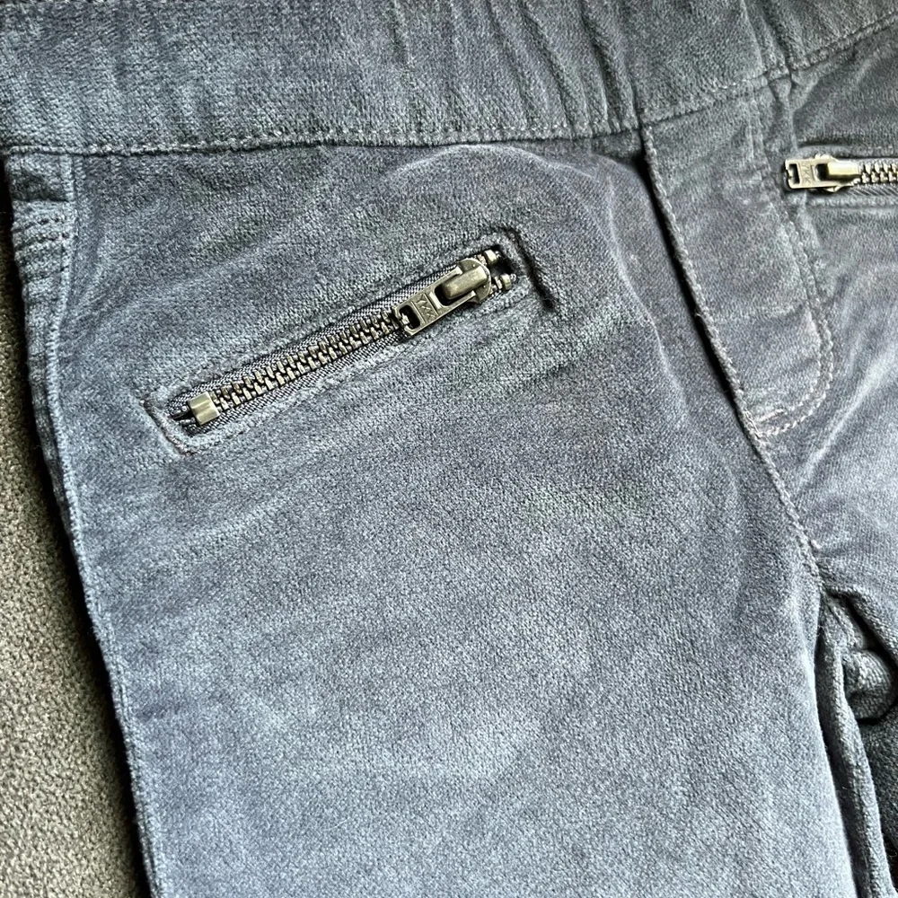 OskKosh B’gosh 3t girls velvet pants - Picture 2 of 5